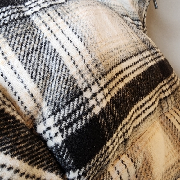 American Eagle Wool-blend plaid puffer coat. Women's size xs. - Picture 14 of 16